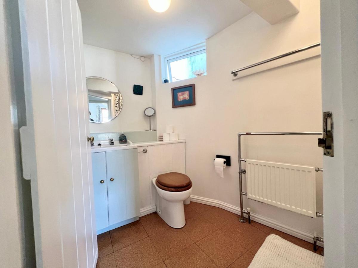 Pass The Keys 64 Church Street Characterful 2-Bed Cottage In The Heart Of Town Kingsbridge  Eksteriør bilde
