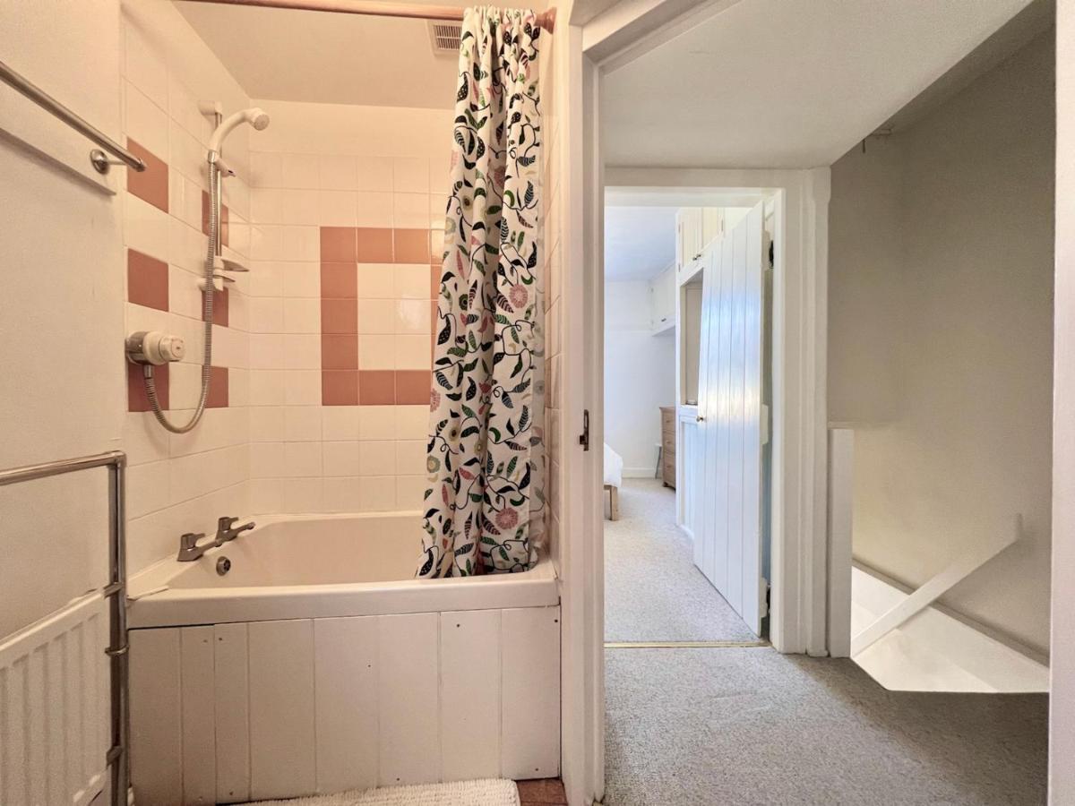 Pass The Keys 64 Church Street Characterful 2-Bed Cottage In The Heart Of Town Kingsbridge  Eksteriør bilde